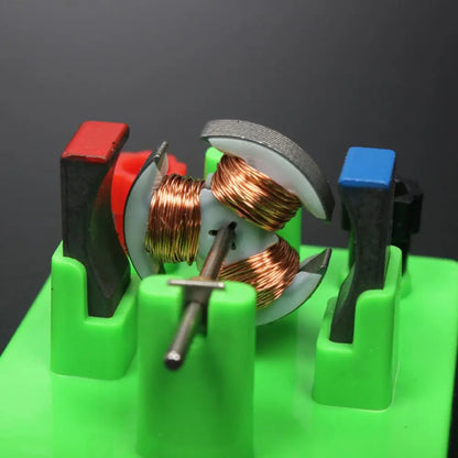 Petite Maquette de Moteur Electrique - Labo du Jouet